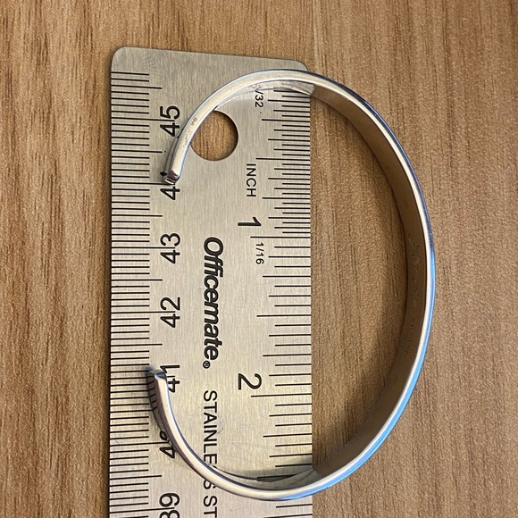 Navajo Troy Laner sterling silver cuff bracelet with mountains motif - Picture 2 of 7